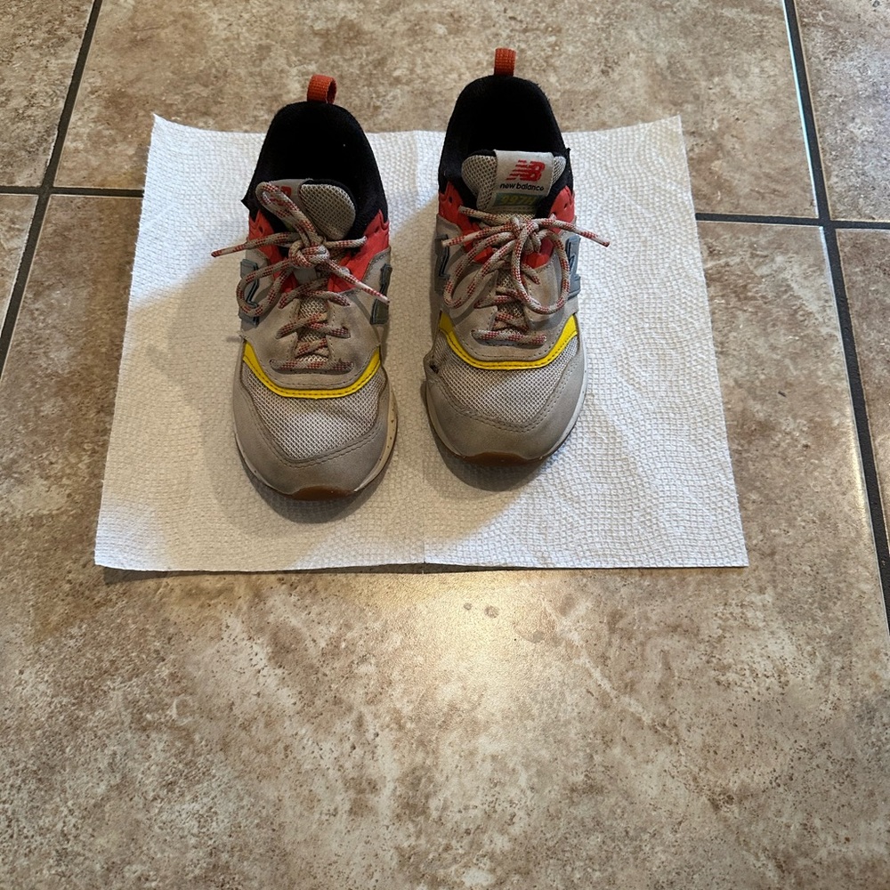Boys sneakers
